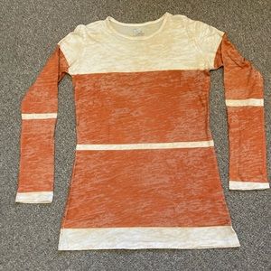 Go Couture Women’s Pullover Top Size S Vintage Edition Orange And Tan